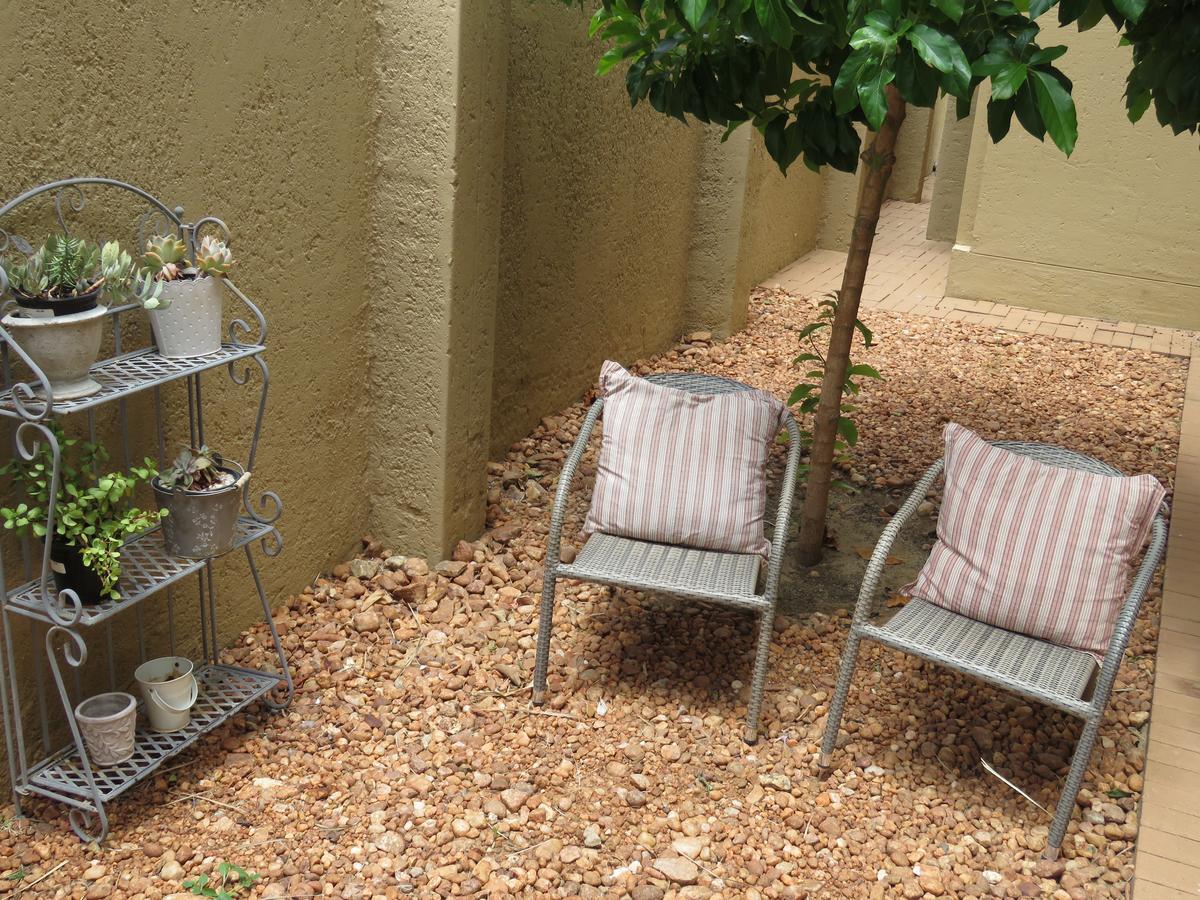 Beautiful Studio! Modern, Secure,Comfy Stay In Windhoek Golf Estate Exterior photo